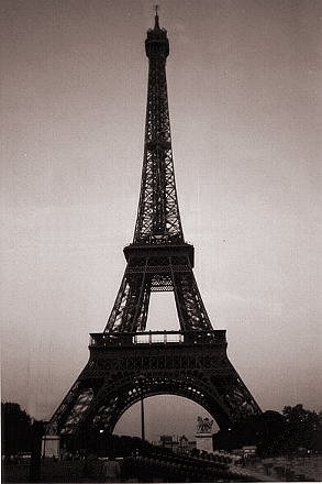 eiffel.jpg (26504 bytes)